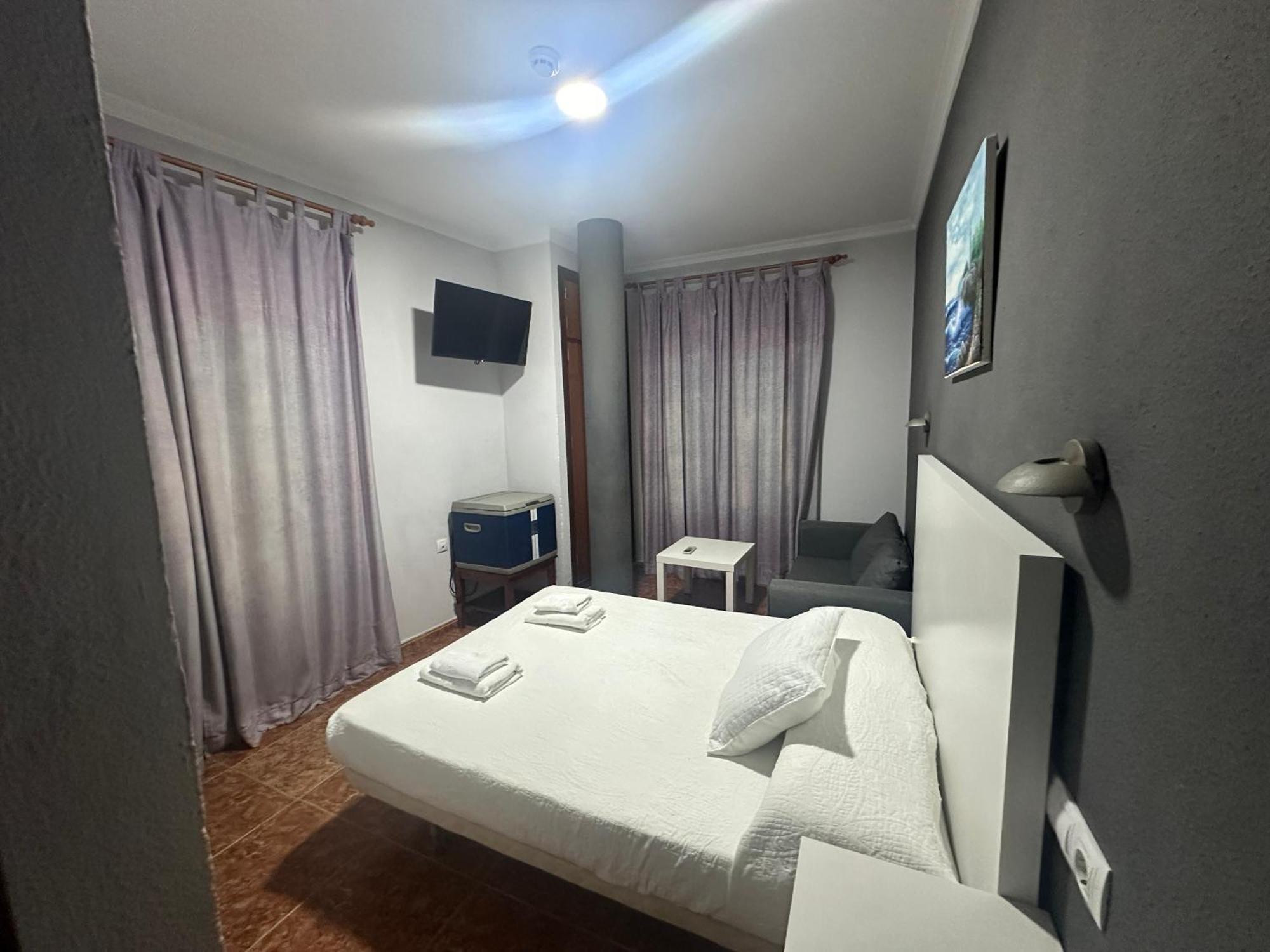 Hostal Tarik Hotel Tarifa Eksteriør billede