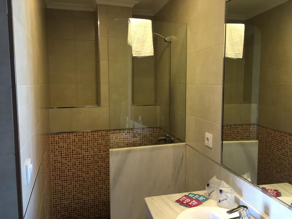 Hostal Tarik Hotel Tarifa Eksteriør billede